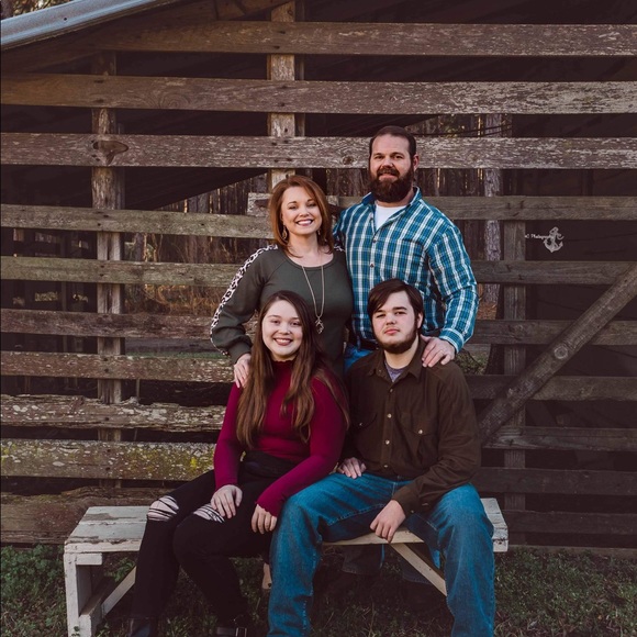 Meet your Posher, Kimberly - Picture 2 of 2